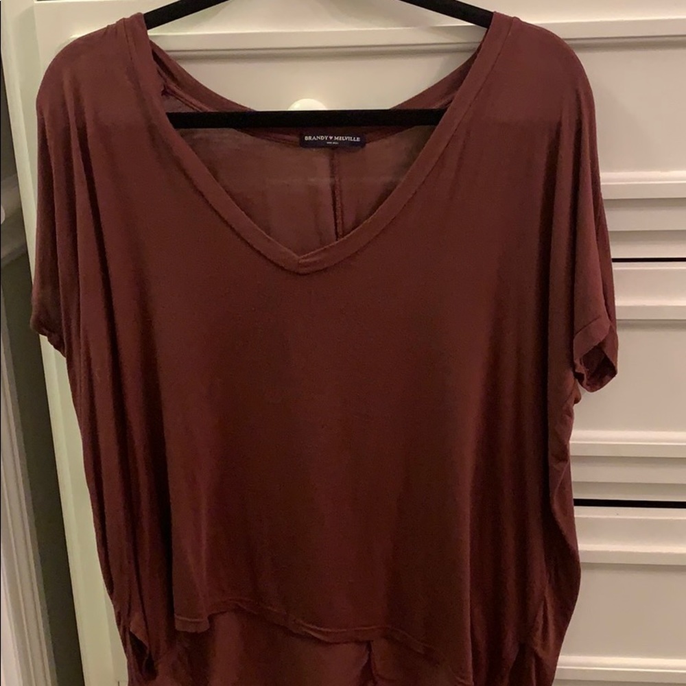 brandy melville maroon v neck t shirt